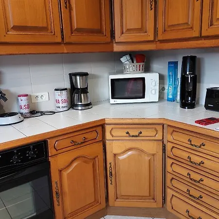 Maison Mitoyenne Entre Les Lacs, Proche Du Centre De ジェラールメ