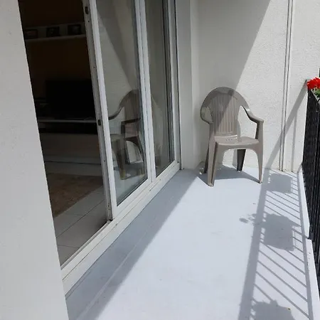 Maison Mitoyenne Entre Les Lacs, Proche Du Centre De ヴィラ ジェラールメ