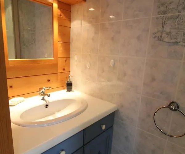 Vila Maison Mitoyenne Entre Les Lacs, Proche Du Centre De *