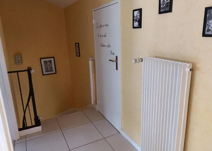 Maison Mitoyenne Entre Les Lacs, Proche Du Centre De Vila *