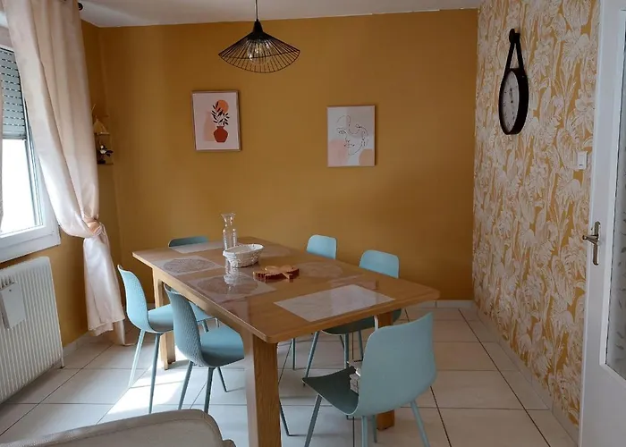 Vila Maison Mitoyenne Entre Les Lacs, Proche Du Centre De